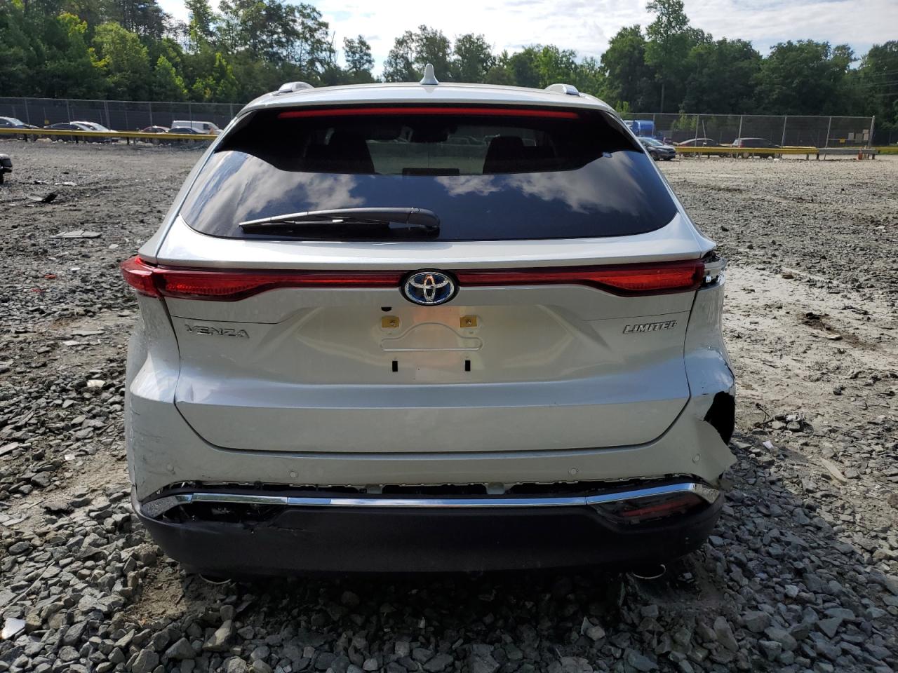 JTEAAAAH4RJ172997 2024 Toyota Venza Le