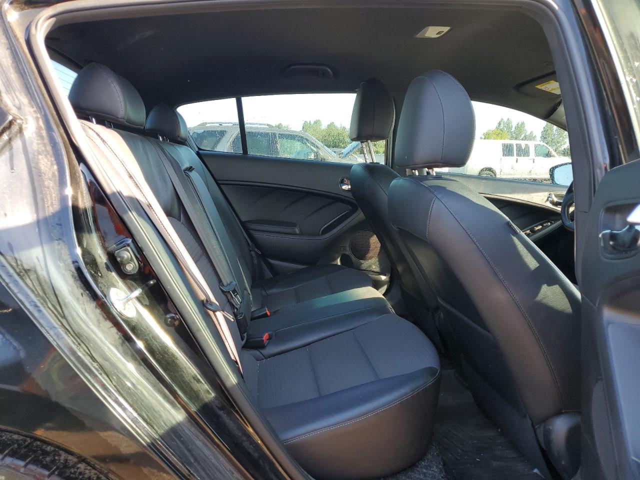 KNAFZ5A34E5225891 2014 Kia Forte Sx