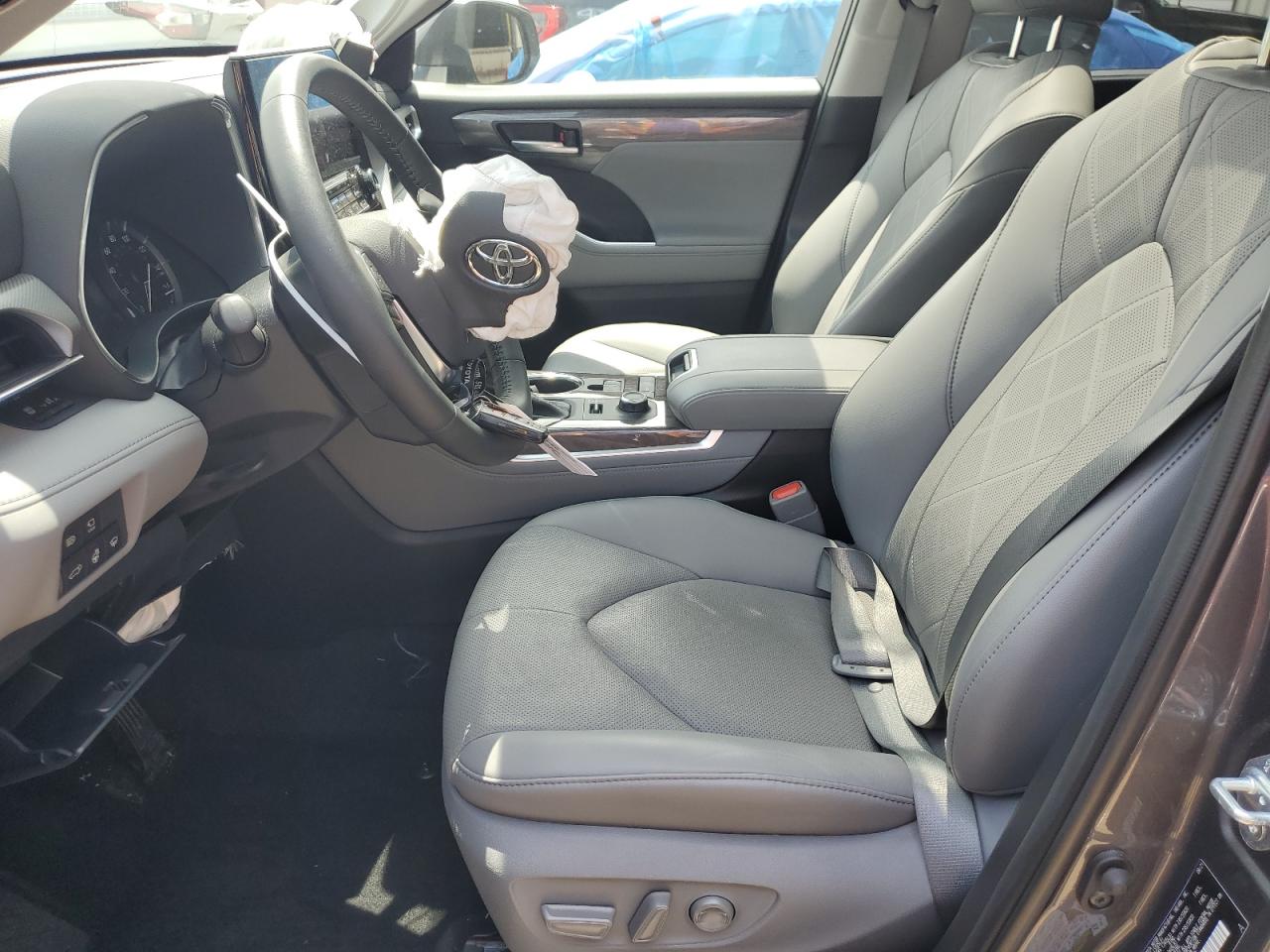 5TDFZRBH3MS149139 2021 Toyota Highlander Platinum