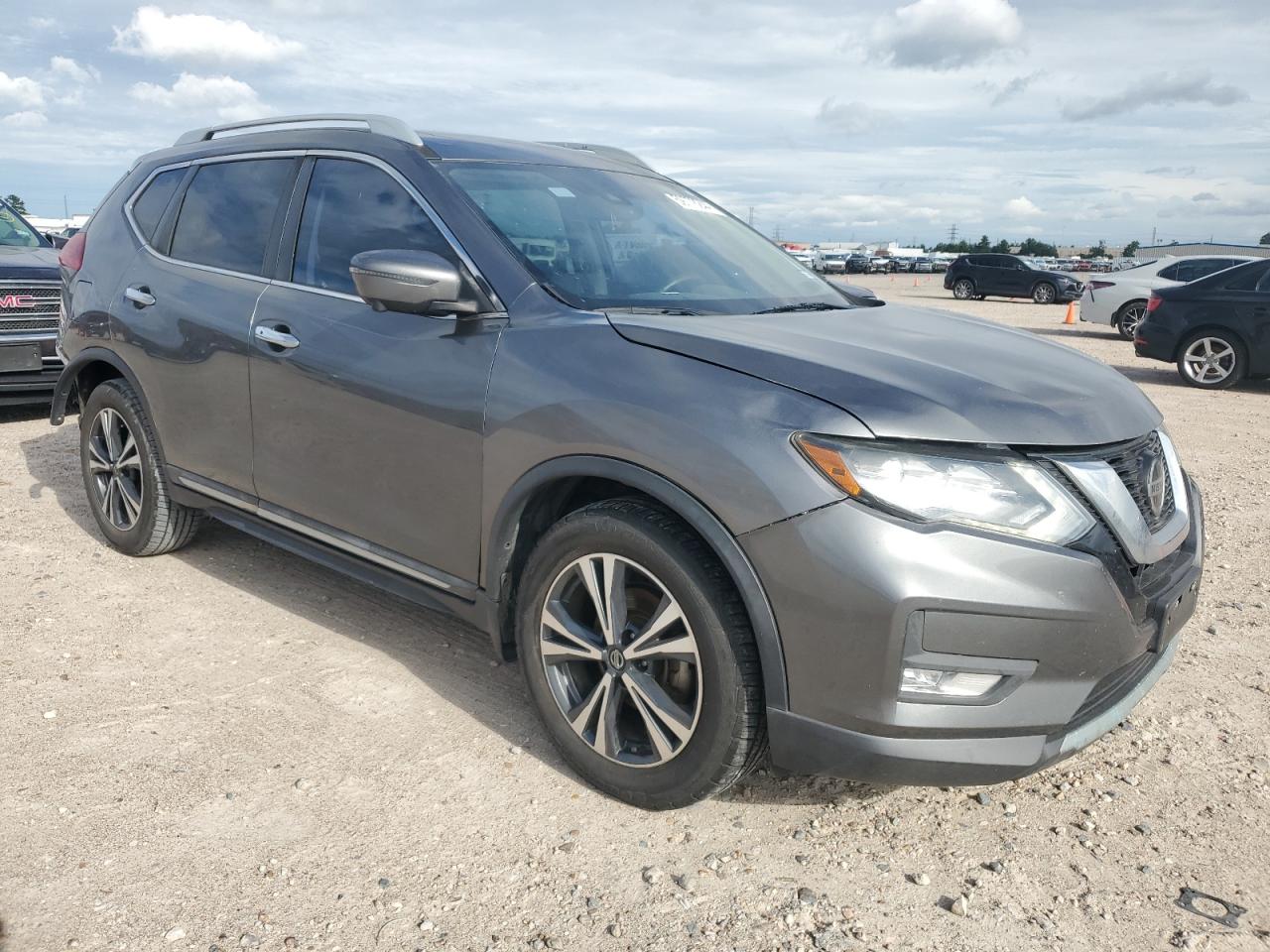 5N1AT2MT4JC840841 2018 Nissan Rogue S