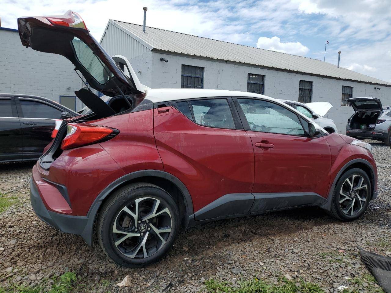 NMTKHMBX7JR057036 TOYOTA C-HR 2018