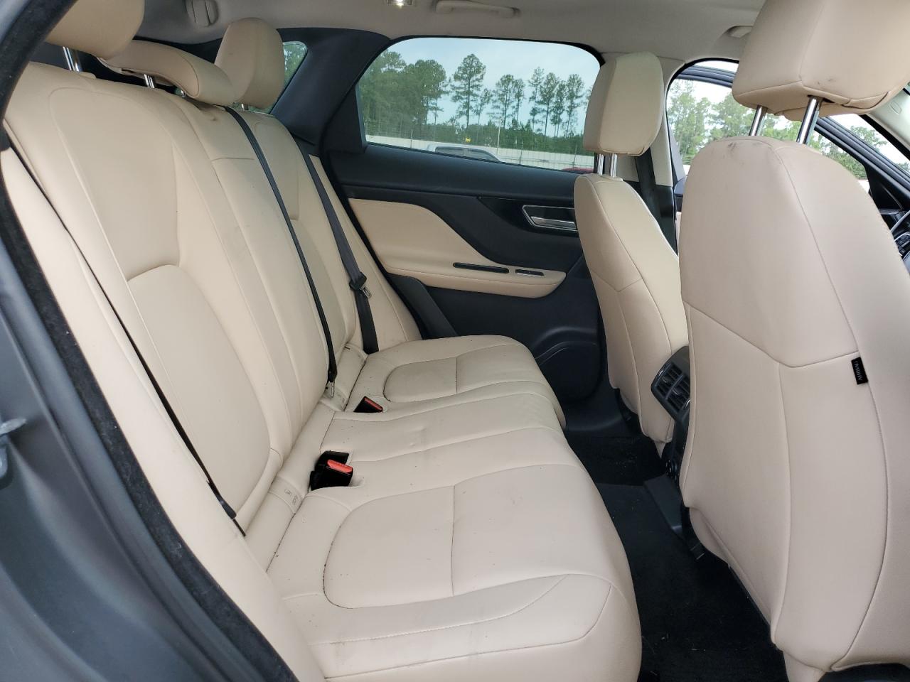 SADCJ2BV4HA498874 2017 Jaguar F-Pace Premium