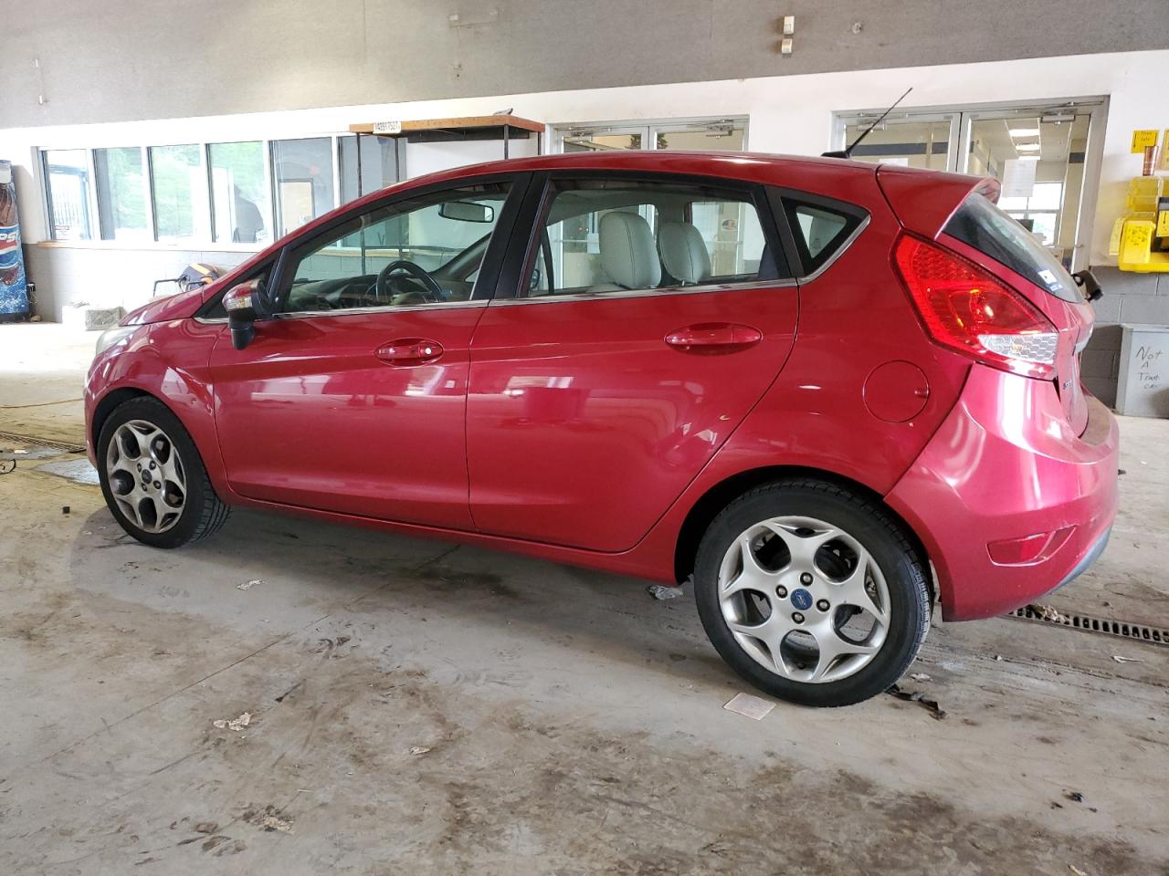 3FADP4FJ7BM144056 2011 Ford Fiesta Ses