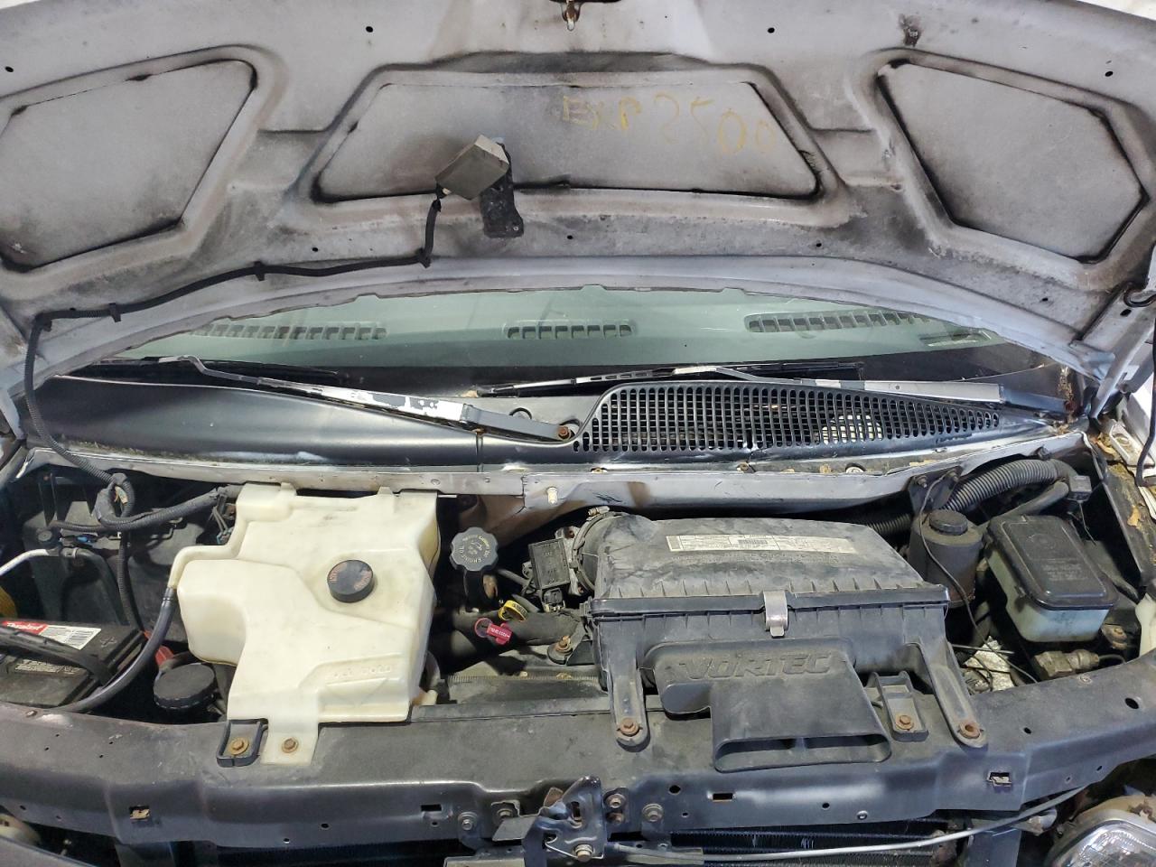 1GCGG25R0Y1243729 2000 Chevrolet Express G2500