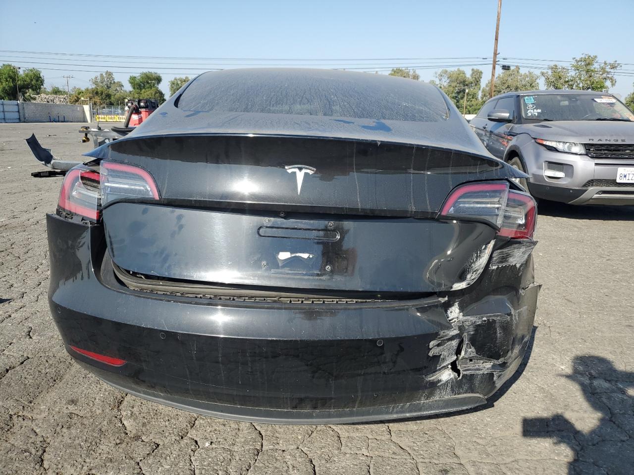 2018 Tesla Model 3 vin: 5YJ3E1EA1JF122679