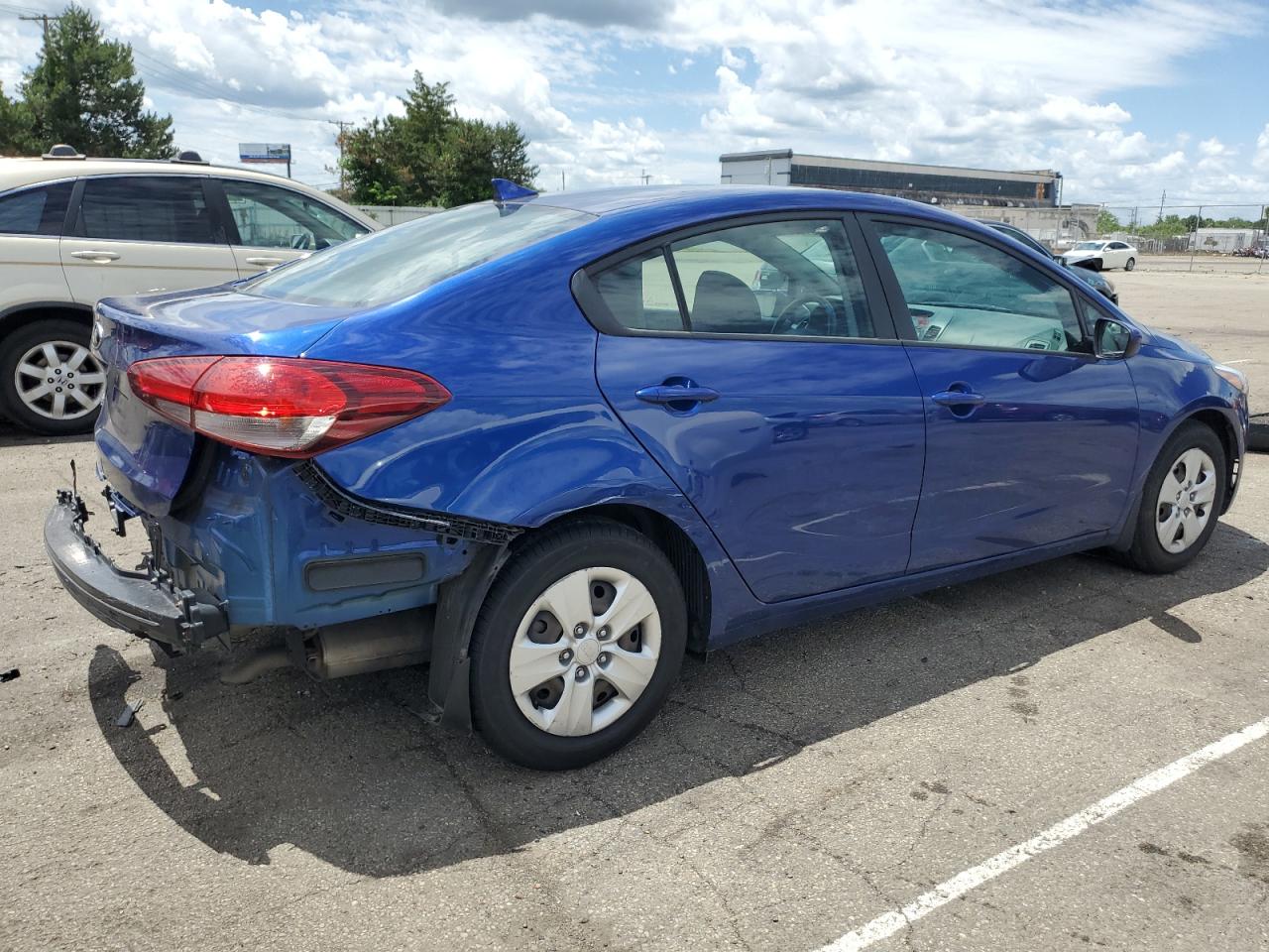 2018 Kia Forte Lx vin: 3KPFK4A77JE168203