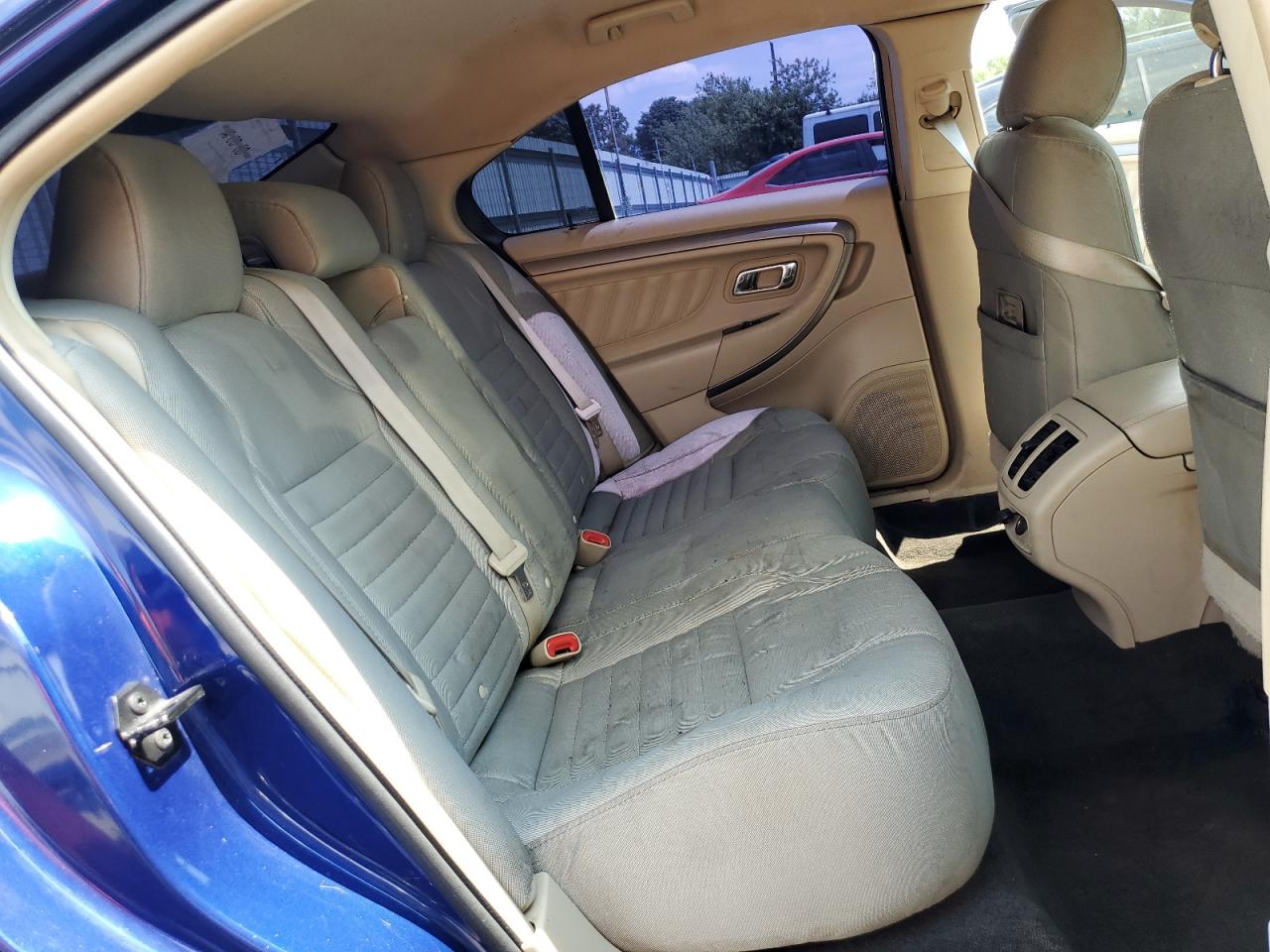 1FAHP2D85DG111270 2013 Ford Taurus Se