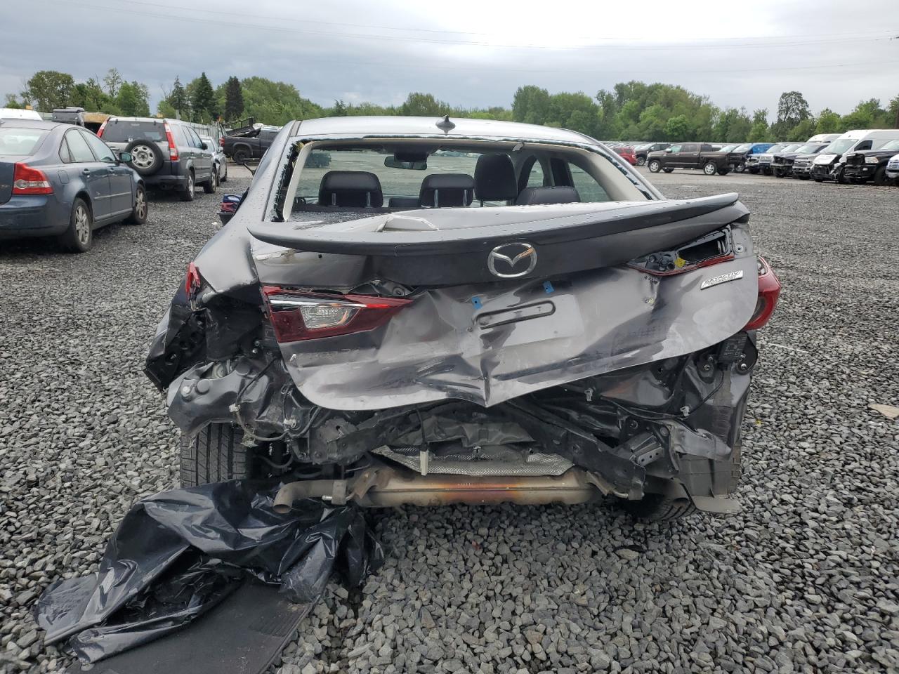 3MZBN1V31JM195234 2018 Mazda 3 Touring