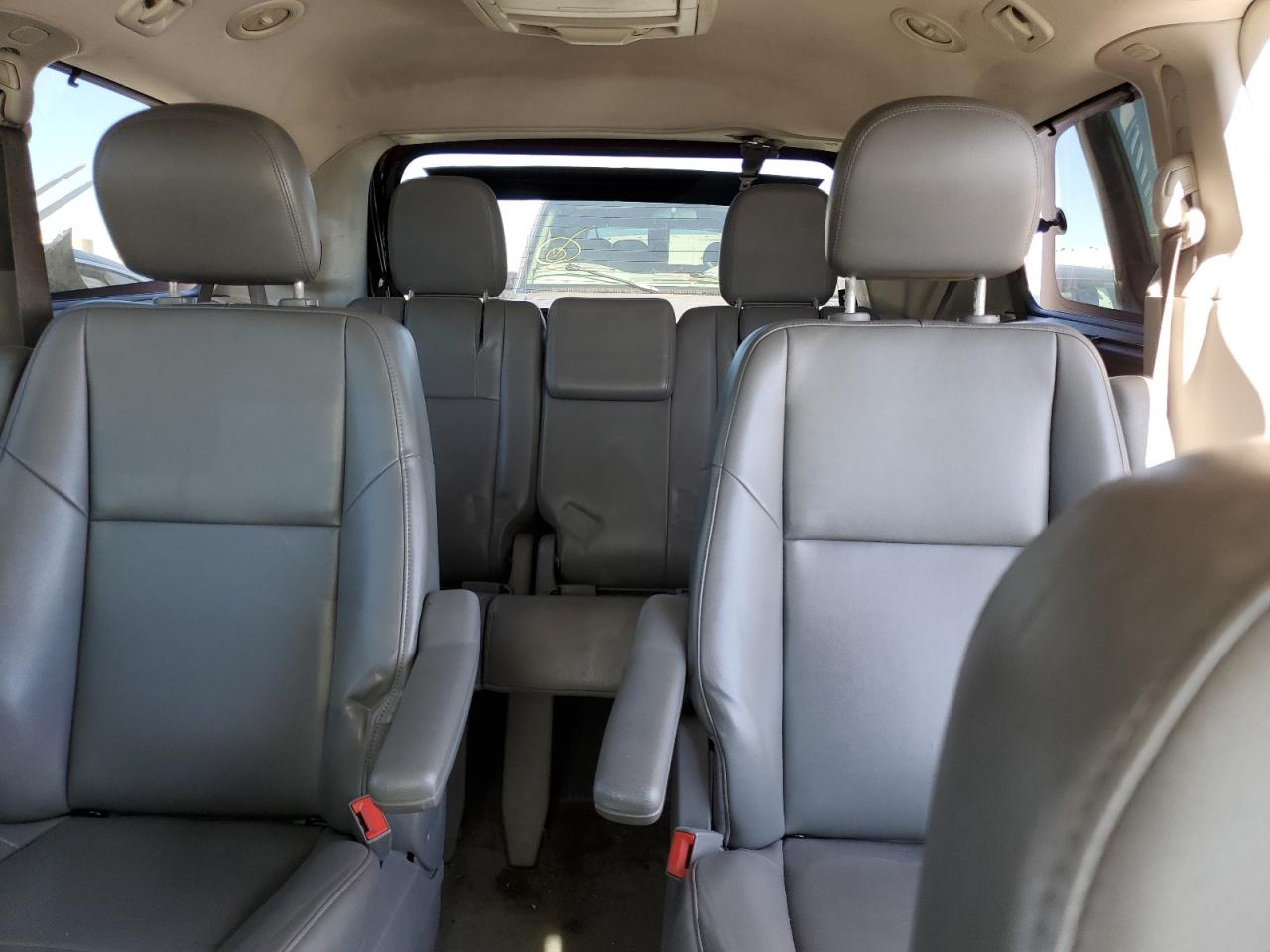 2C4RVABG8CR276364 2012 Volkswagen Routan Se