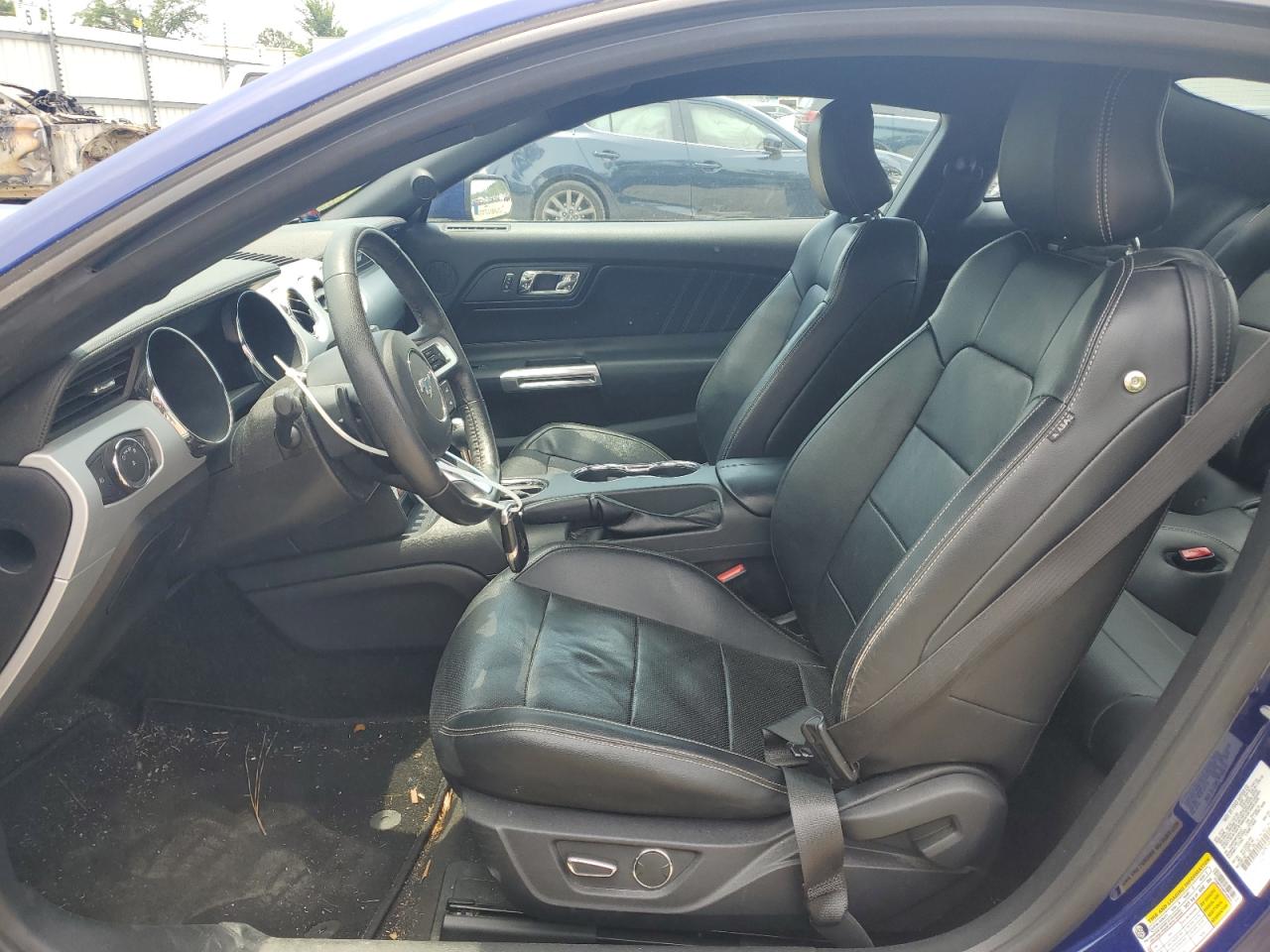 1FA6P8TH8F5309562 2015 Ford Mustang