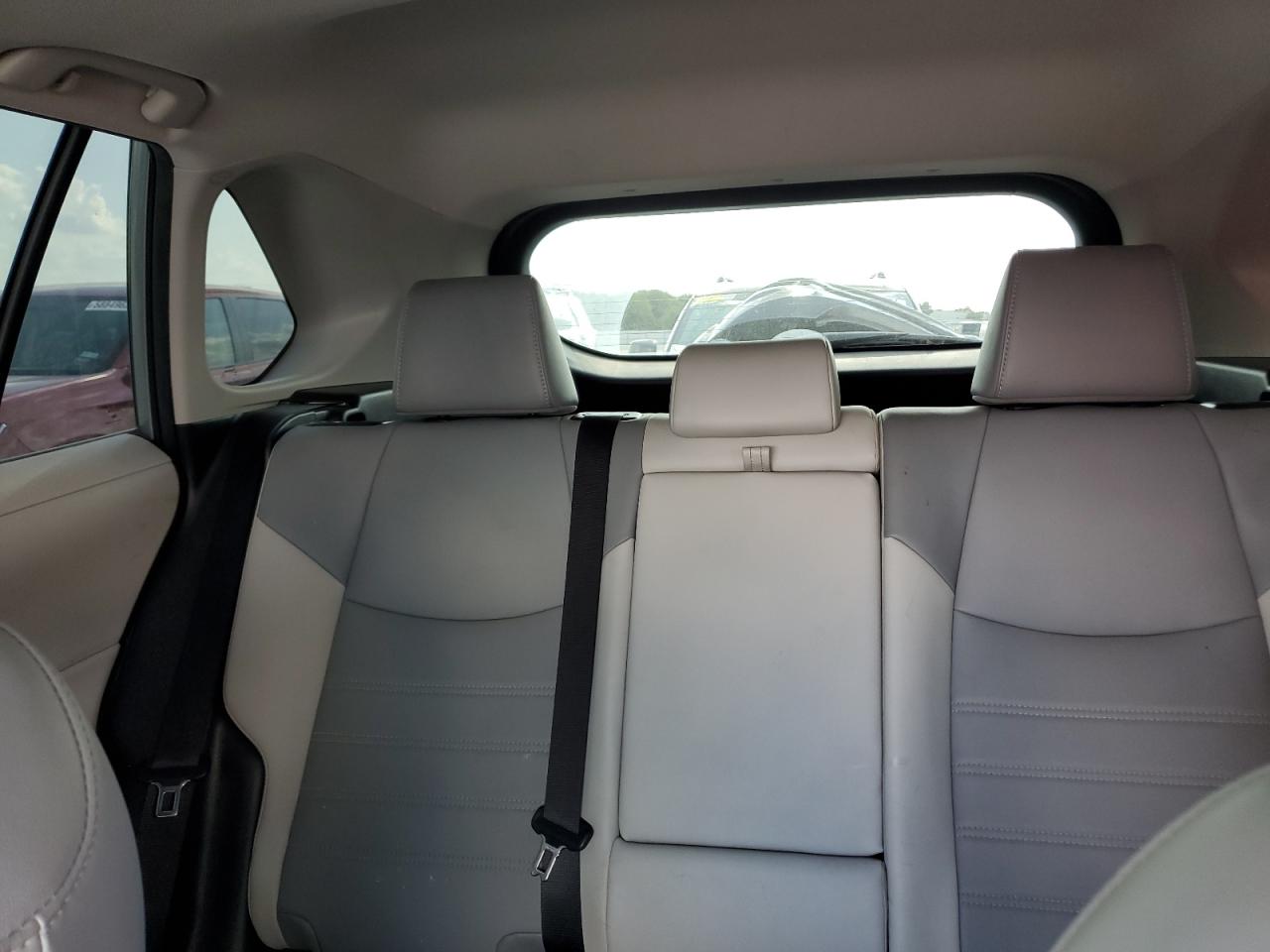 2T3C1RFV4MC088913 2021 Toyota Rav4 Xle Premium