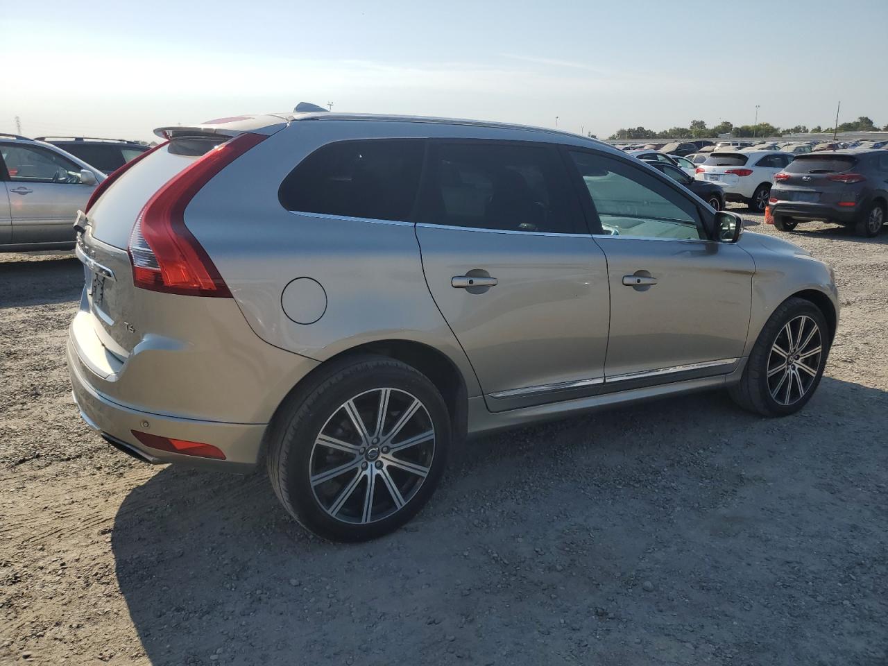 2015 Volvo Xc60 T6 Platinum vin: YV449MDM5F2695470