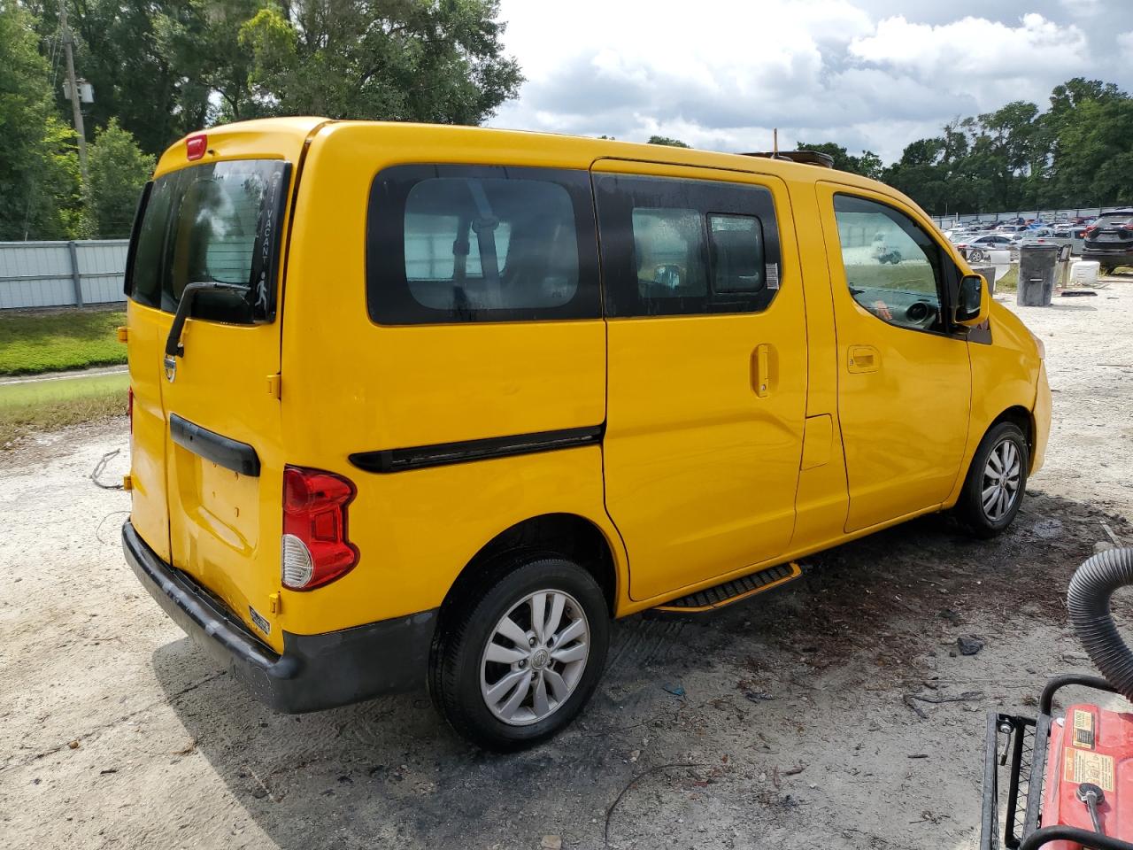 3N8CM0JT2EK690137 2014 Nissan Nv200 Taxi