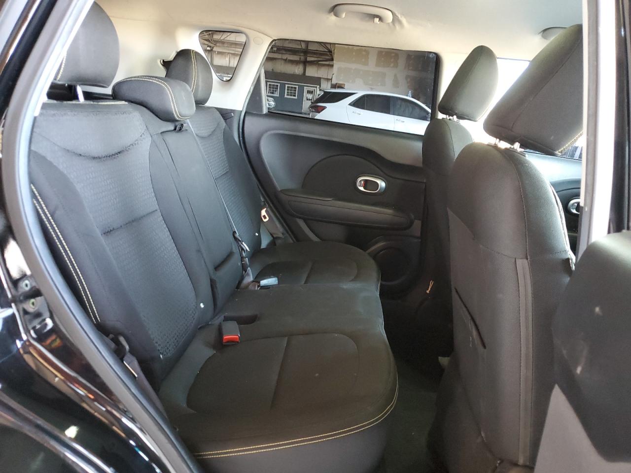KNDJP3A56F7174053 2015 Kia Soul +
