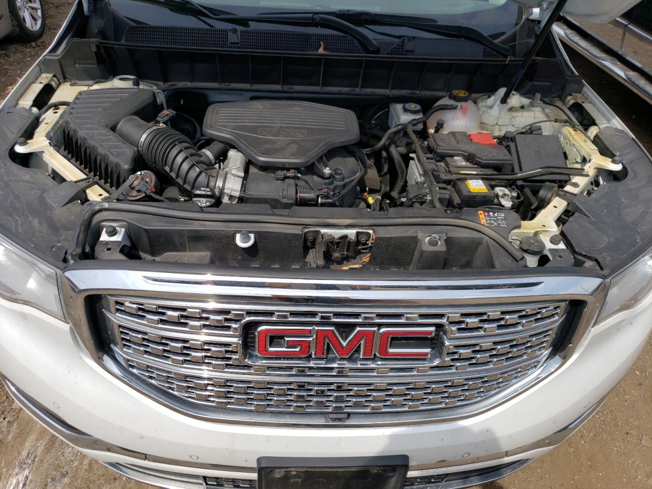 2018 GMC Acadia Denali vin: 1GKKNXLS7JZ203517