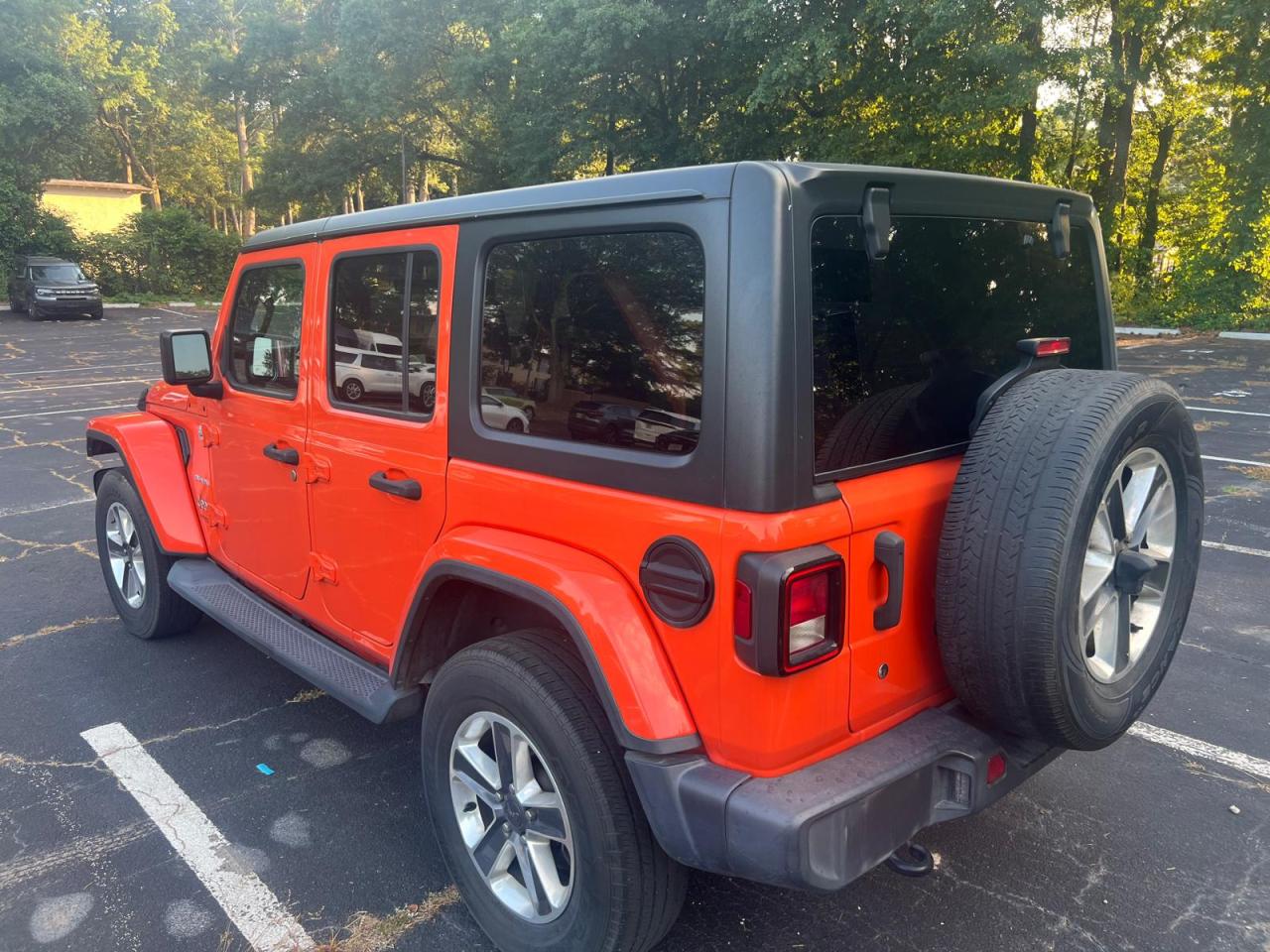 2019 Jeep Wrangler Unlimited Sahara vin: 1C4HJXEG7KW684642