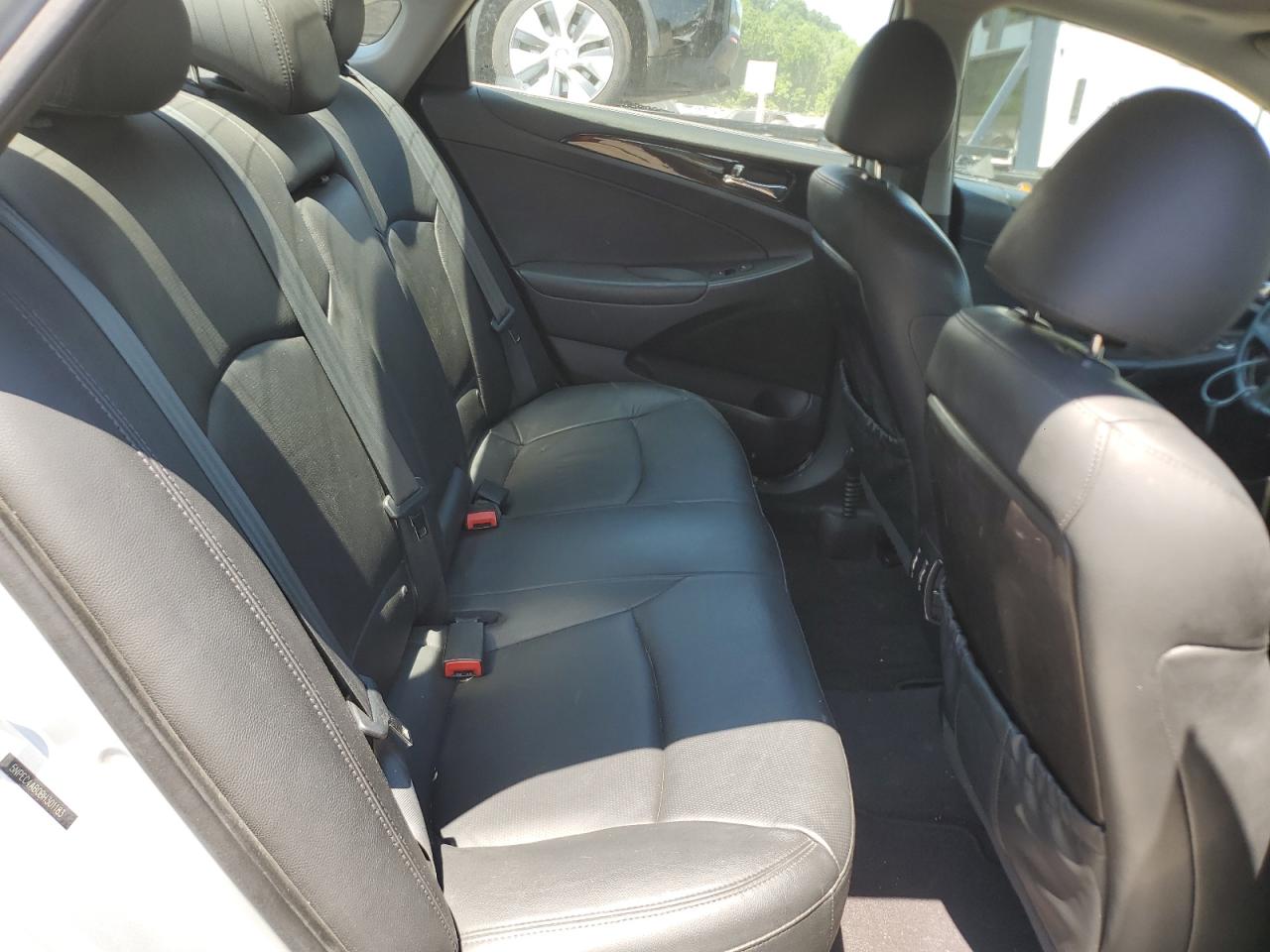 5NPEC4AB0BH301183 2011 Hyundai Sonata Se