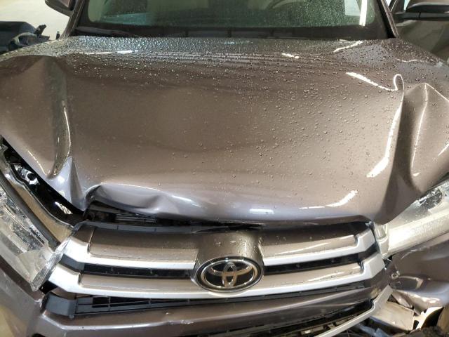 VIN 5TDJZRFH1KS622084 2019 Toyota Highlander, SE no.11