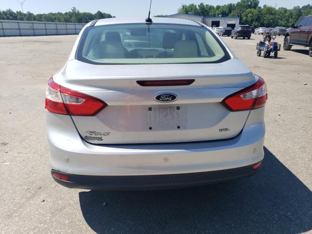  FORD FOCUS 2012 Srebrny