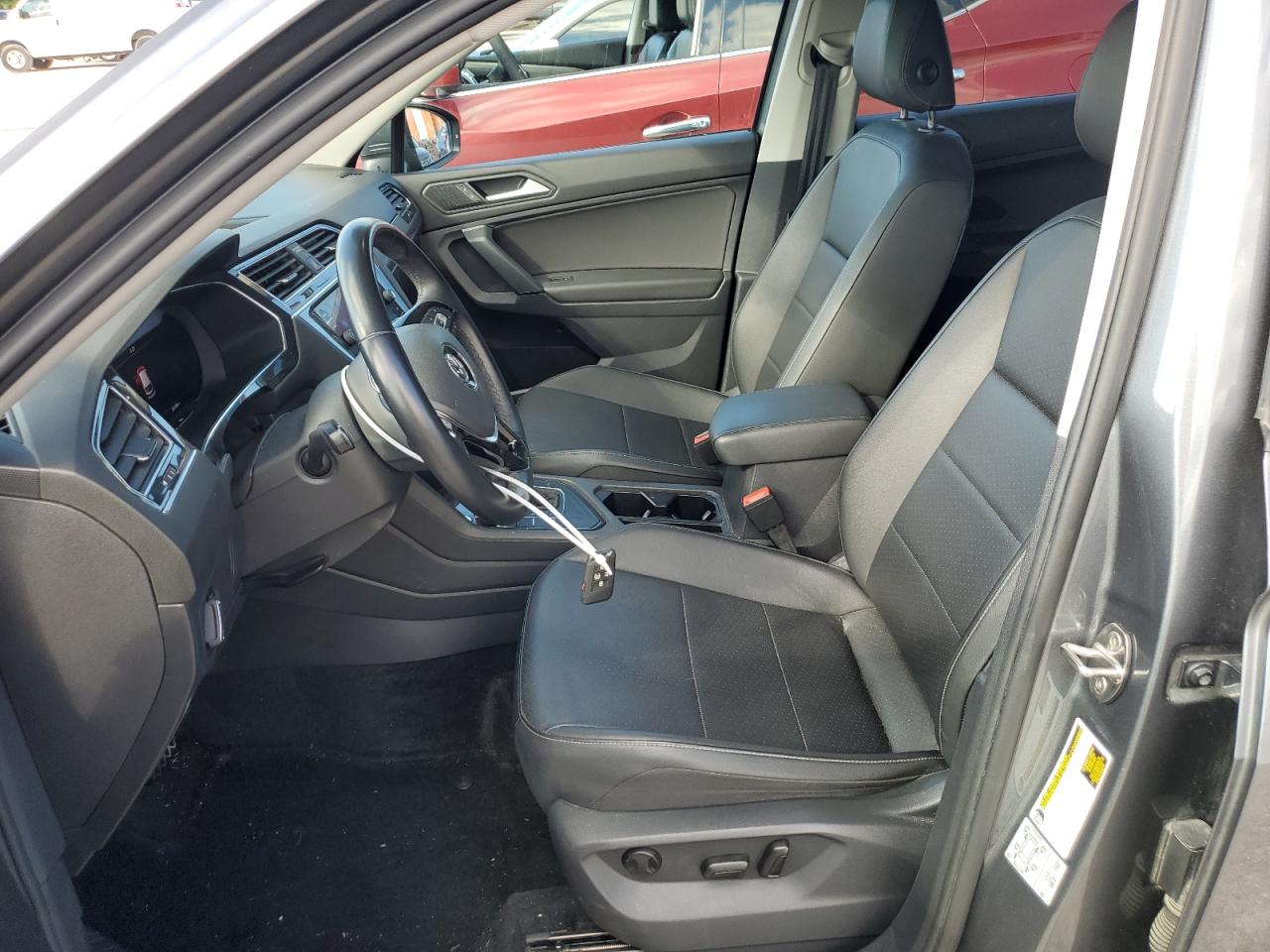 3VV3B7AX3KM070007 2019 Volkswagen Tiguan Se