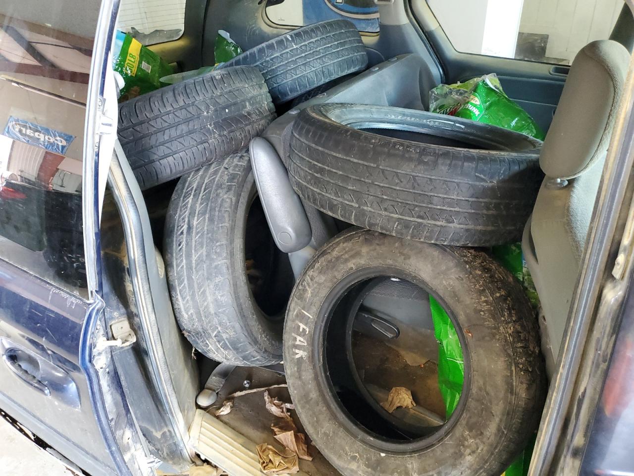 1C4GP45R05B385788 2005 Chrysler Town & Country