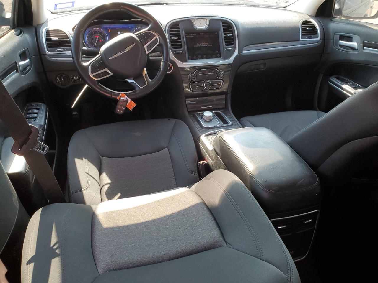 2C3CCAAG0KH609971 2019 Chrysler 300 Touring