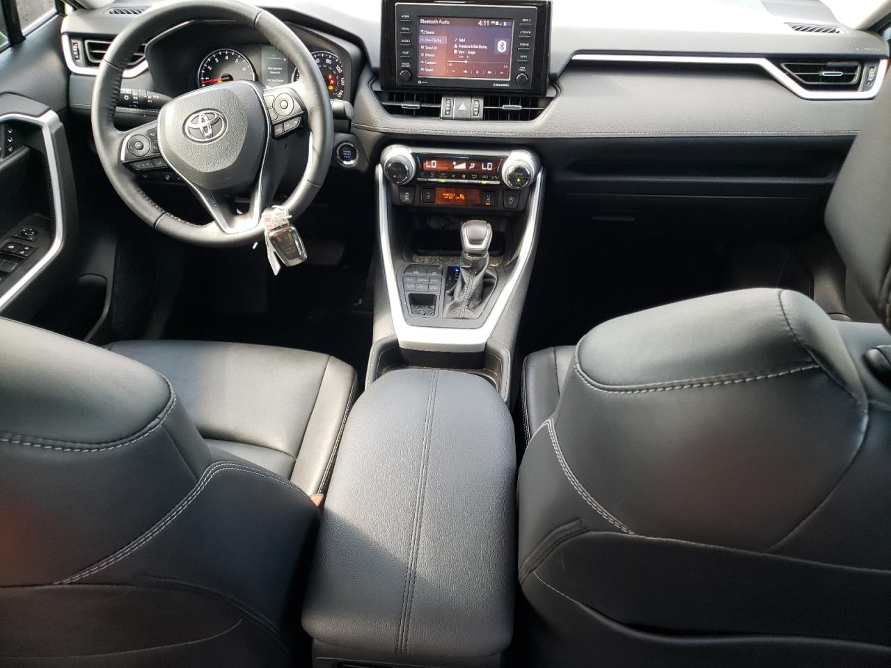 2T3A1RFV7MW216082 2021 Toyota Rav4 Xle Premium