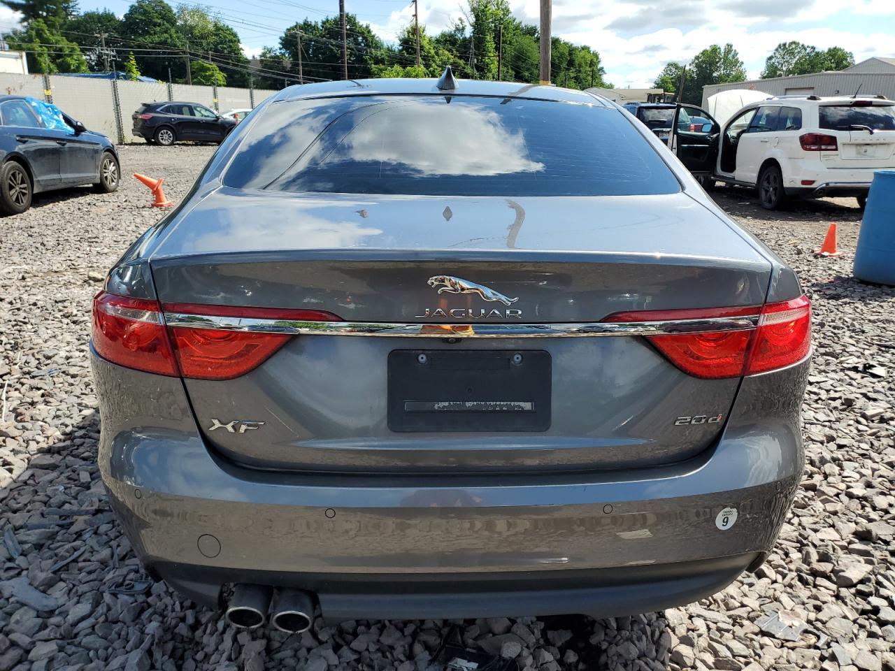 SAJBD4FN0JCY54043 2018 Jaguar Xf Premium