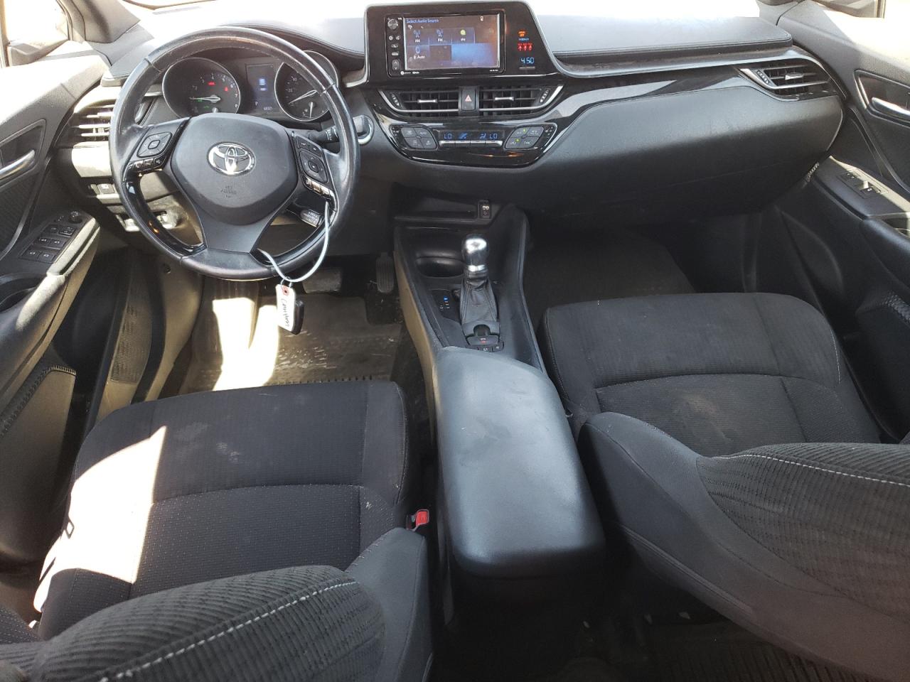 NMTKHMBX3JR029170 TOYOTA C-HR 2018
