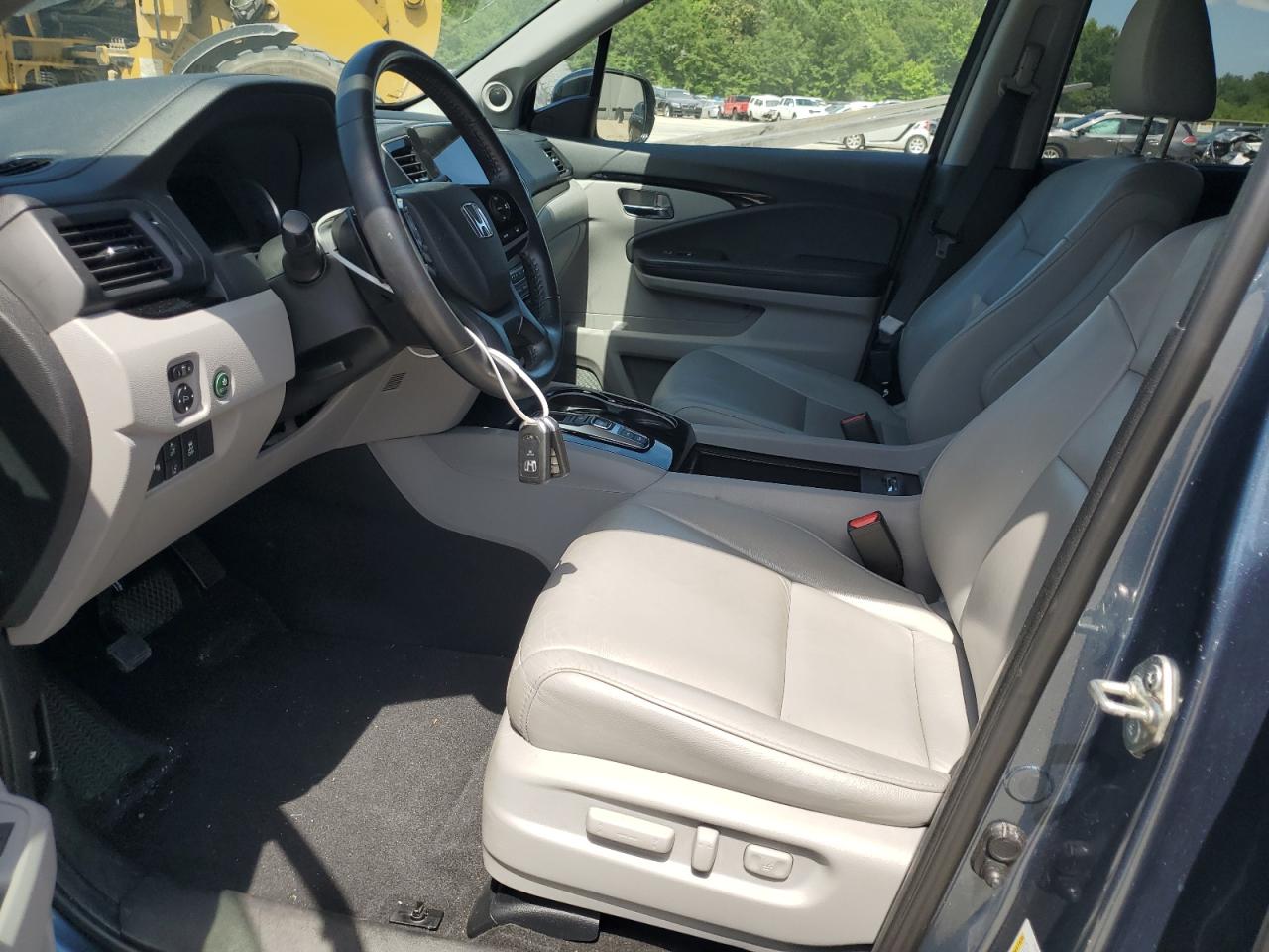 5FNYF5H62KB001307 2019 Honda Pilot Touring