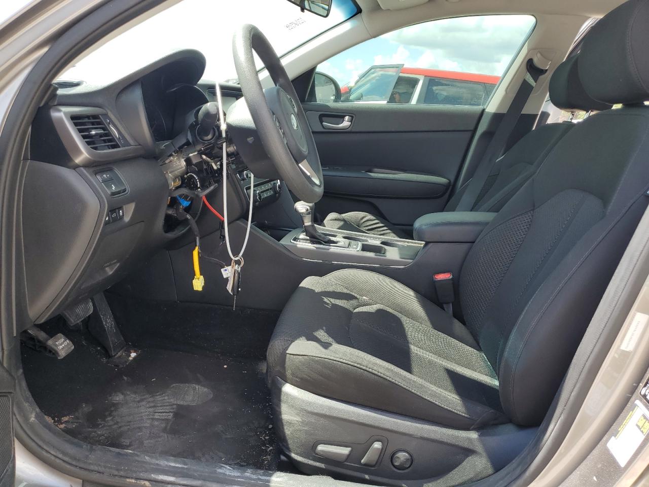 5XXGT4L32JG263092 2018 Kia Optima Lx