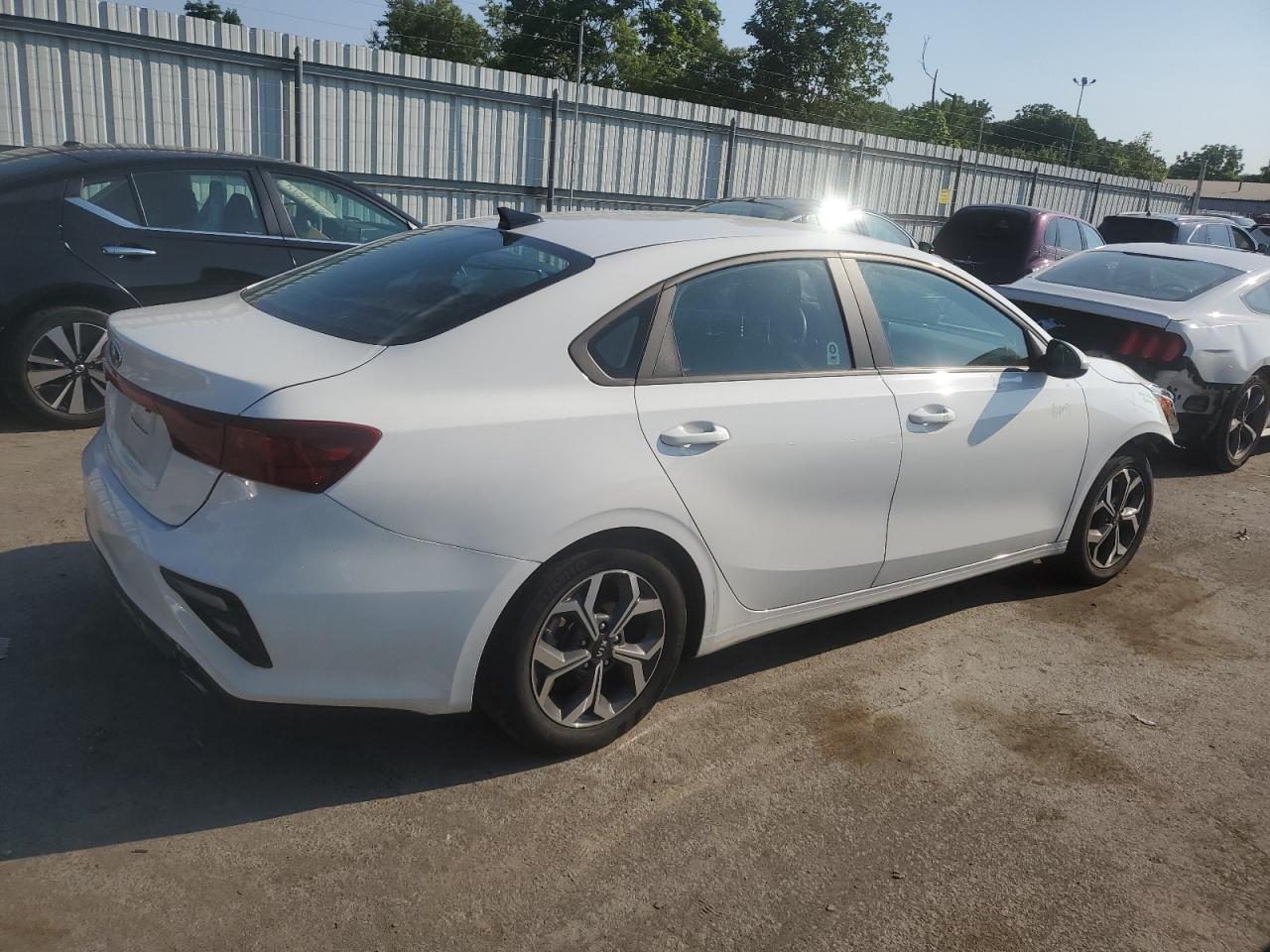 2020 Kia Forte Fe vin: 3KPF24AD3LE225733