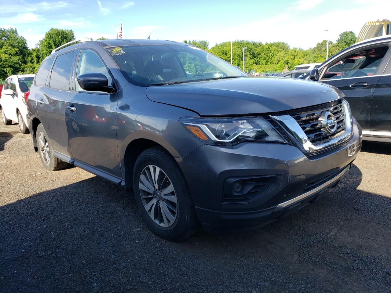 2018 Nissan Pathfinder S vin: 5N1DR2MM0JC670806