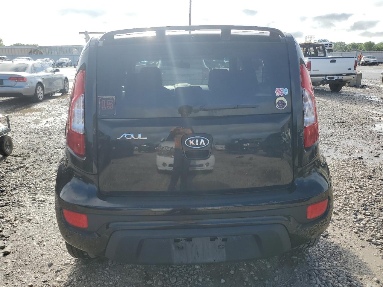 2012 Kia Soul vin: KNDJT2A57C7444862