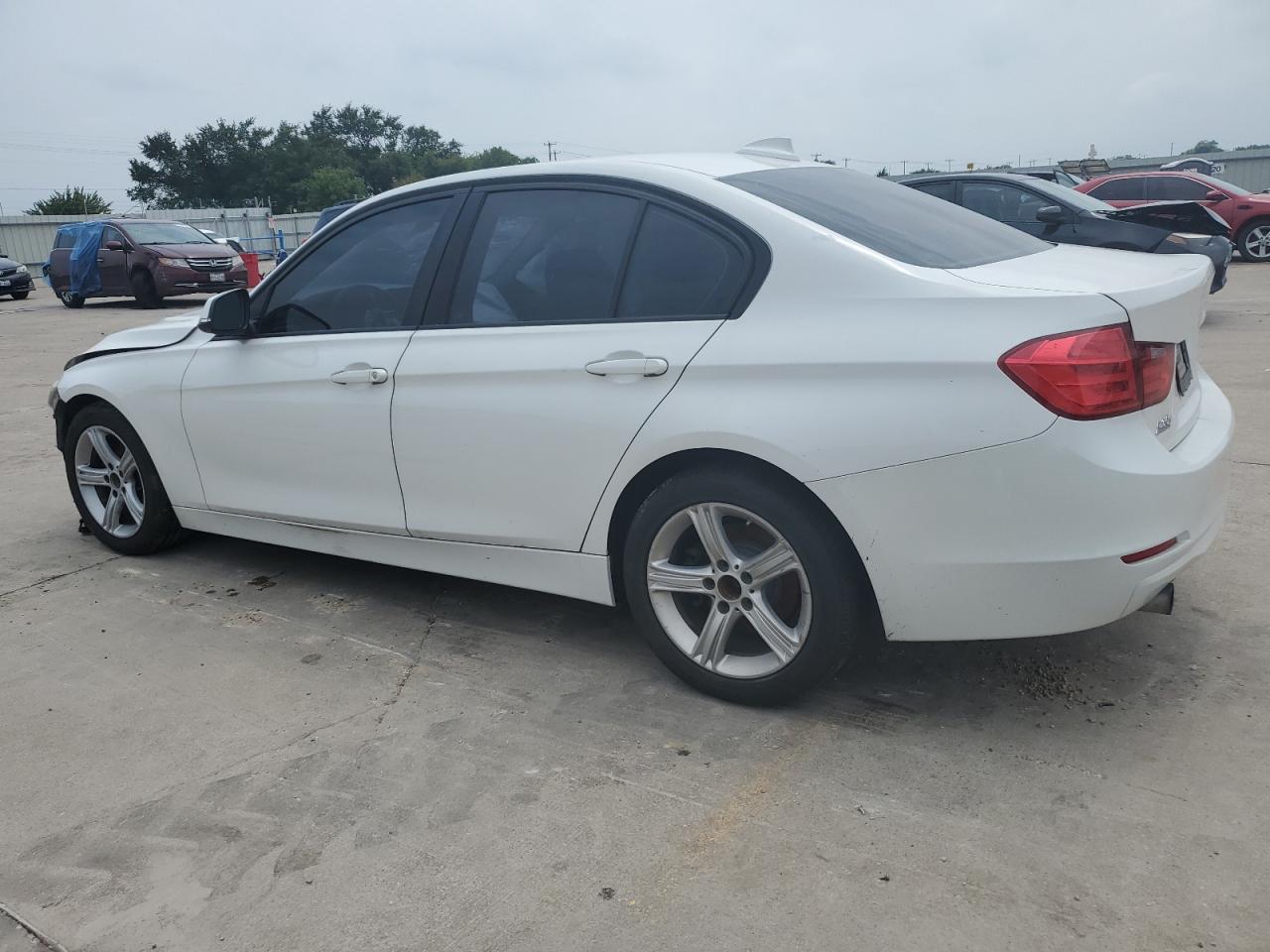 2014 BMW 320 I vin: WBA3B1G54ENN90449