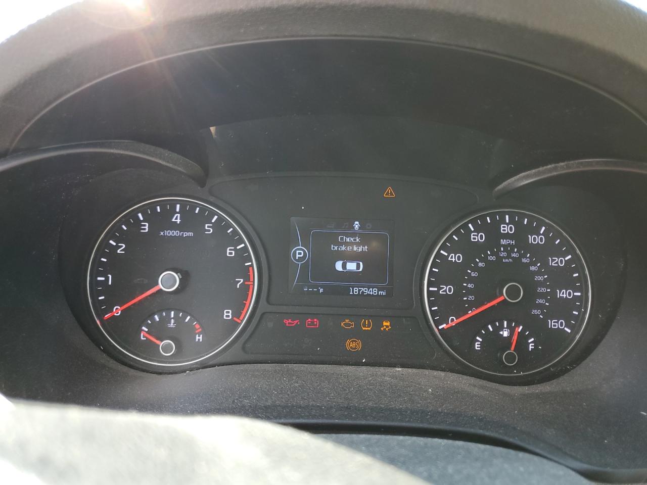 2018 Kia Optima Lx vin: 5XXGT4L31JG266193