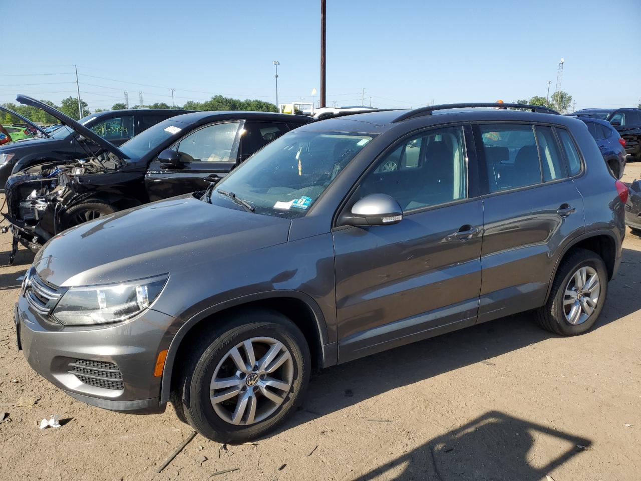 2015 Volkswagen Tiguan S vin: WVGBV7AX2FW116090