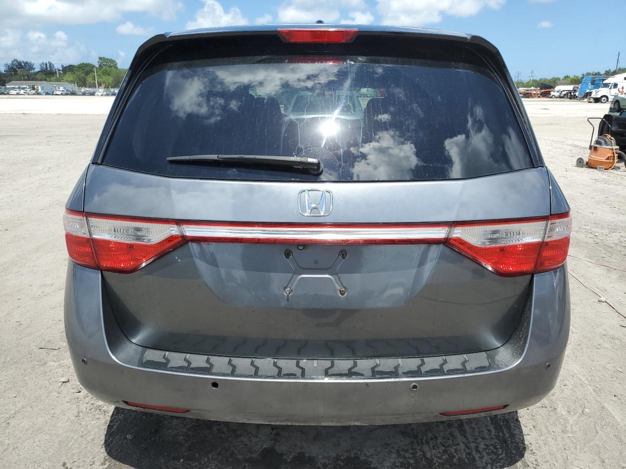 5FNRL5H96BB044765 2011 Honda Odyssey Touring