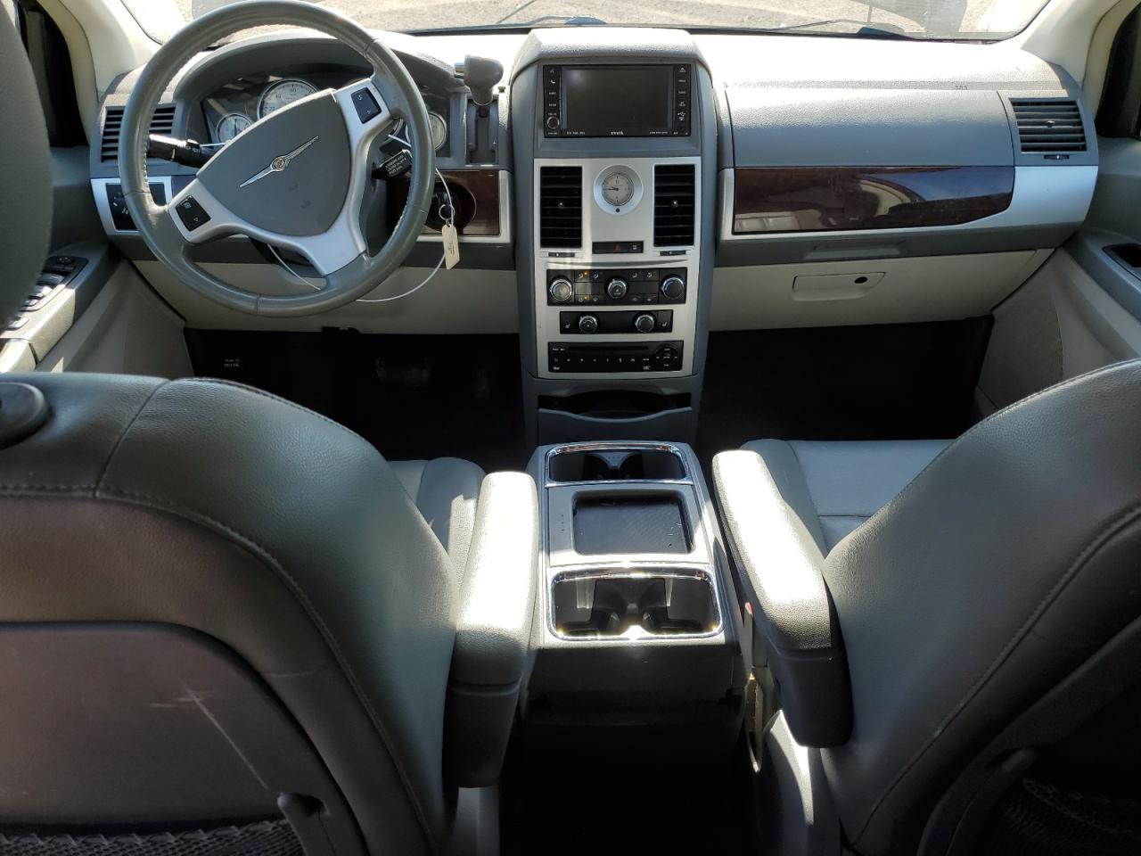 2A4RR5D15AR140866 2010 Chrysler Town & Country Touring