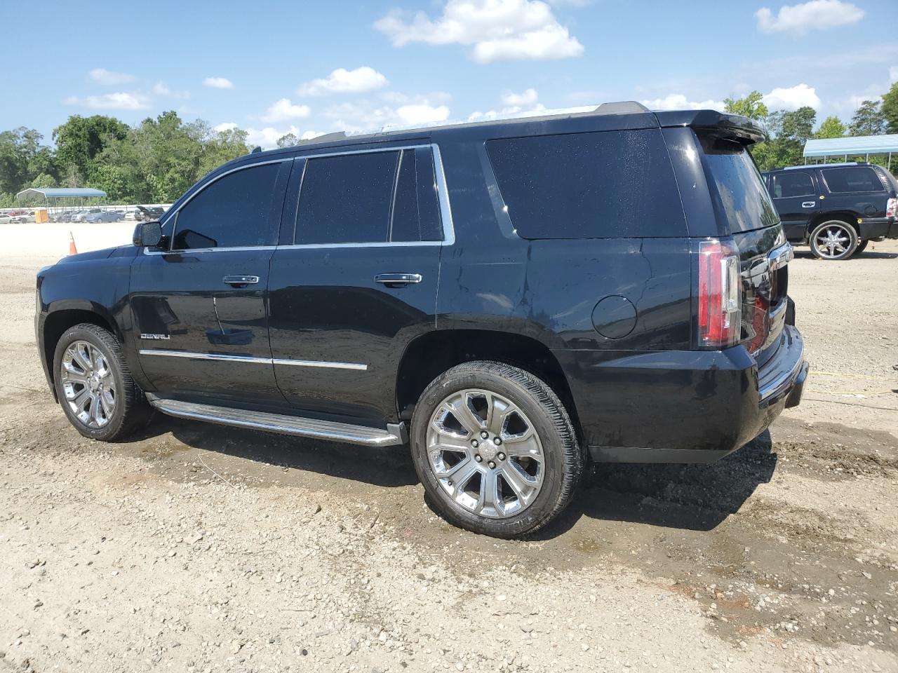 2016 GMC Yukon Denali vin: 1GKS1CKJ4GR380497