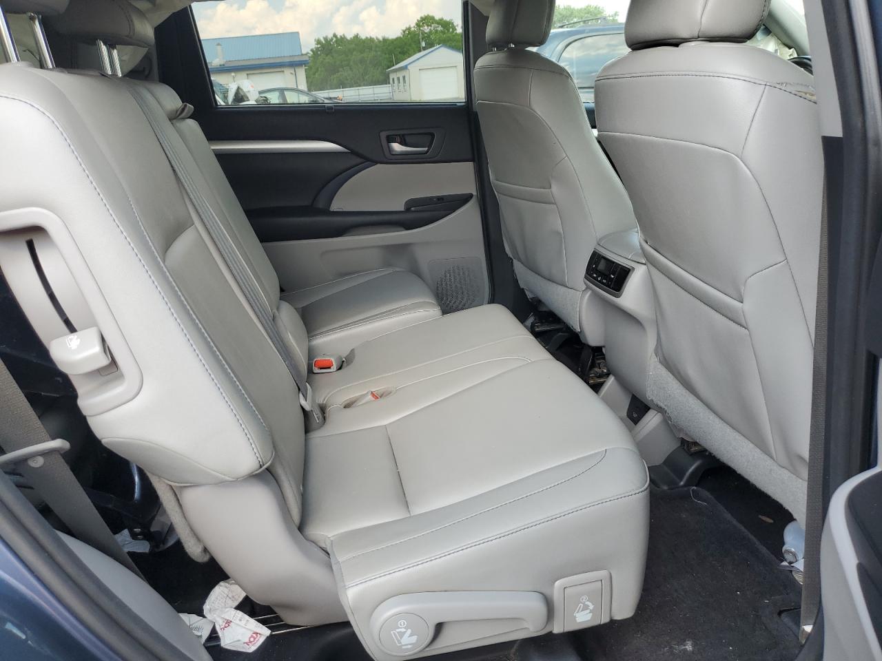 5TDJKRFH6GS330832 2016 Toyota Highlander Xle