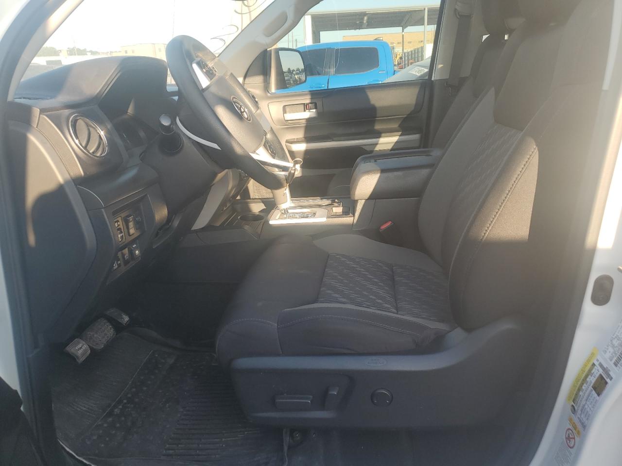 5TFEY5F12JX235990 TOYOTA TUNDRA 2018