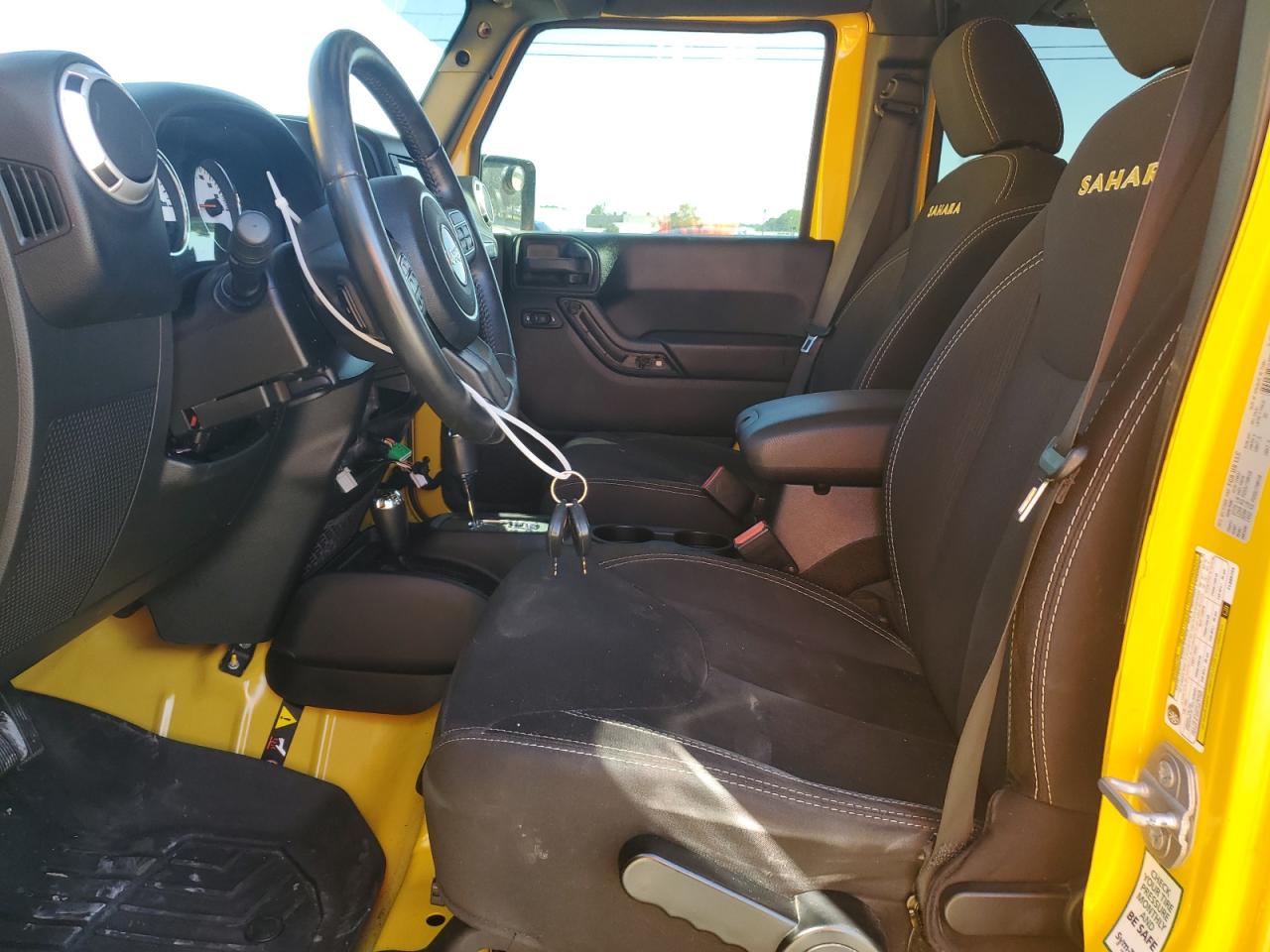 1C4BJWEG3FL665724 2015 Jeep Wrangler Unlimited Sahara