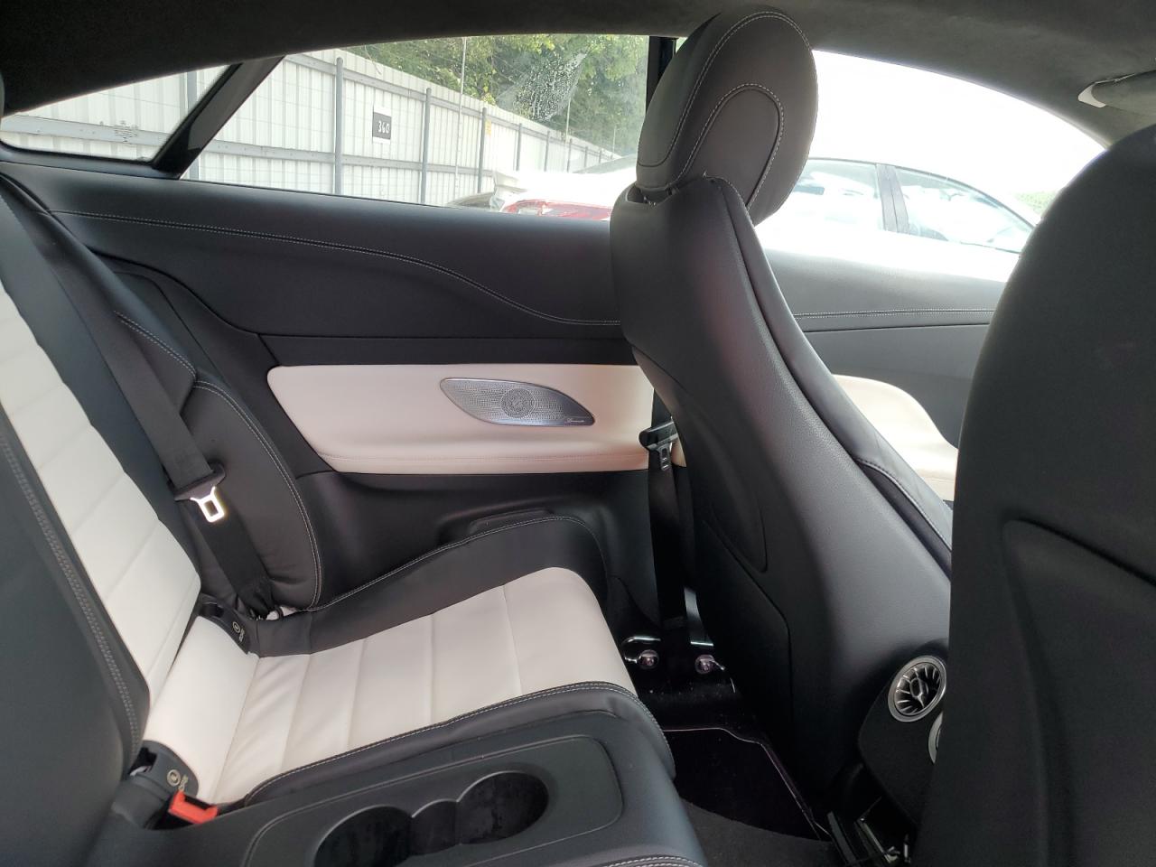 WDD1J6FB8JF005335 2018 Mercedes-Benz E 400