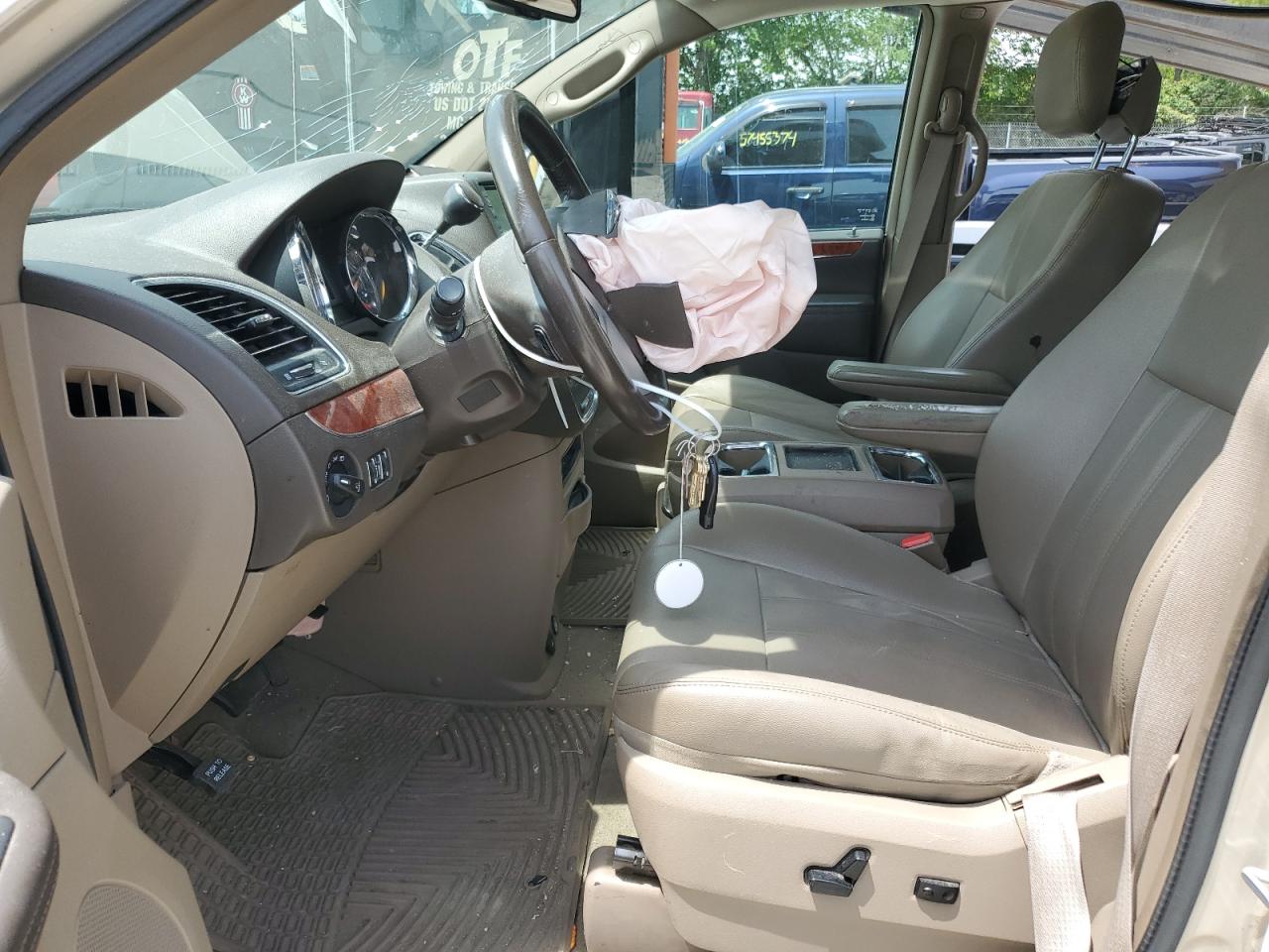 2C4RC1BG8ER359480 2014 Chrysler Town & Country Touring