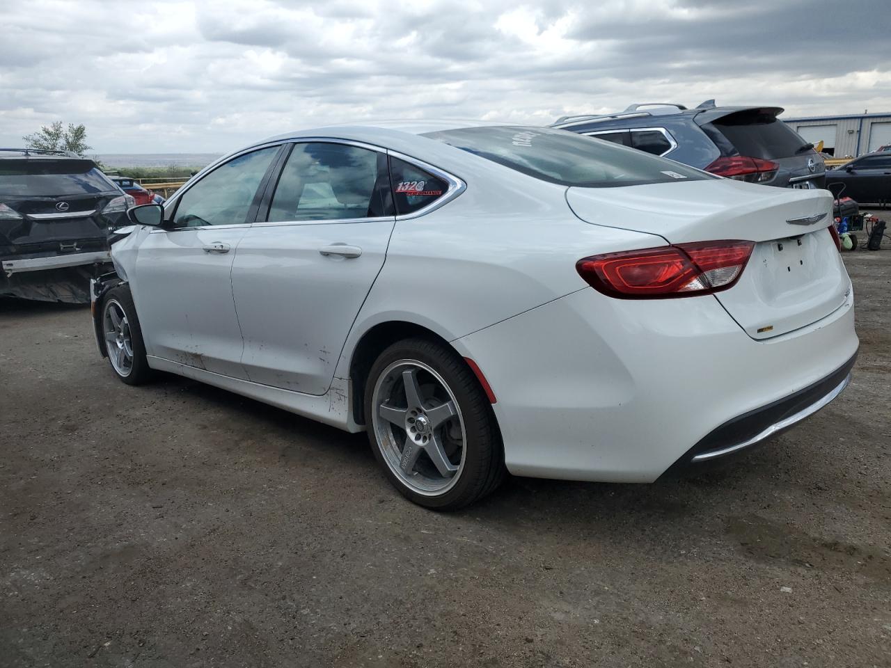 2016 Chrysler 200 Limited vin: 1C3CCCAB6GN185680