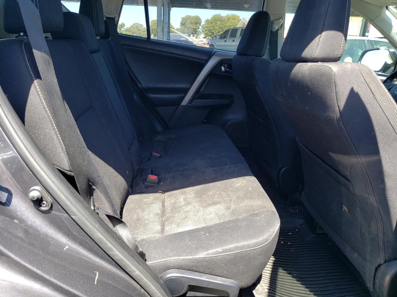 2T3RFREV0HW677202 2017 Toyota Rav4 Xle