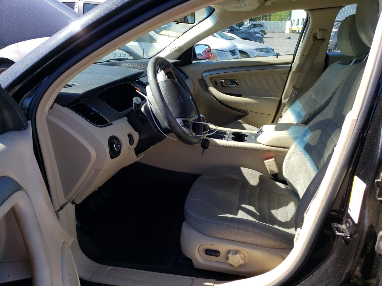 1FAHP2D82EG118128 2014 Ford Taurus Se