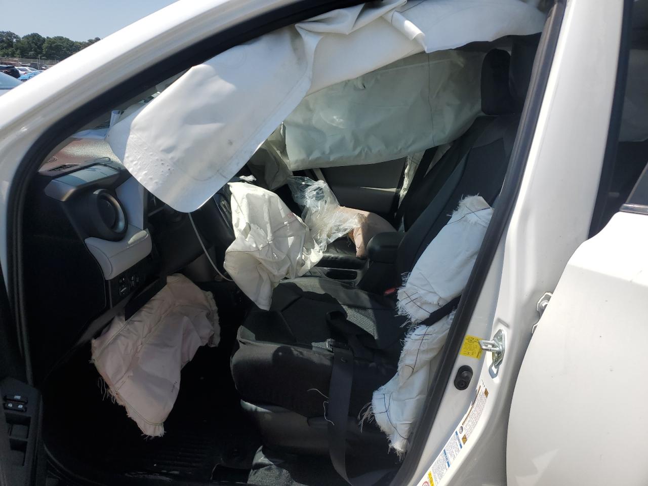 JTMRJREV6HD096475 2017 Toyota Rav4 Hv Le