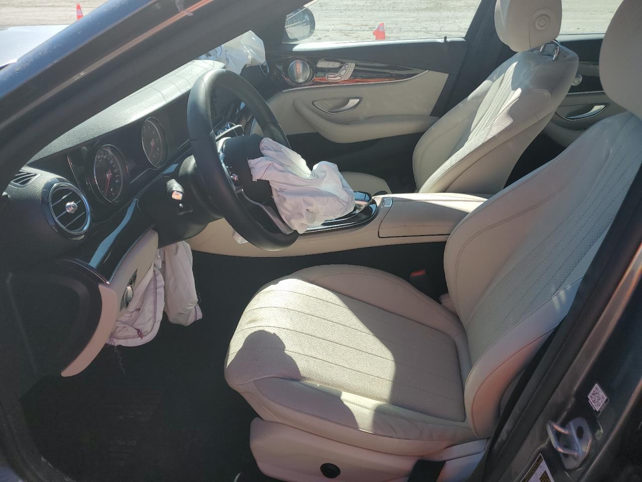 WDDZF4JB2KA514657 2019 Mercedes-Benz E 300